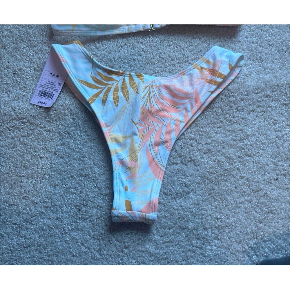 bikini - Picture 3 of 4
